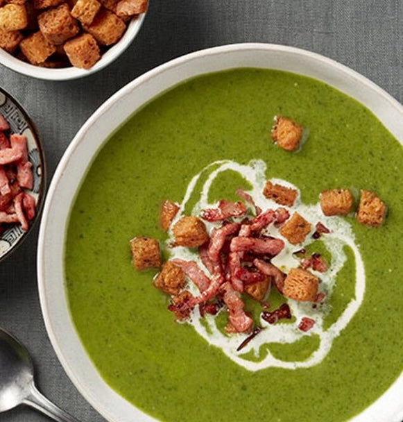 Erwtensoepje met spekjes en croutons