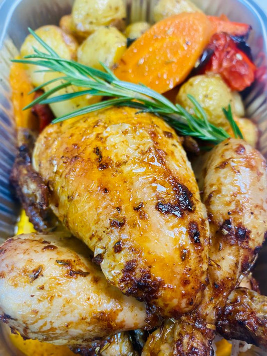 Piepkuikentje uit de oven met krieltjes en Zuiderse groentjes, aioli